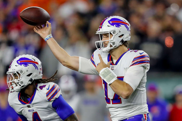 Buffalo Bills quarterback Josh Allen (17) throws a pass against the Cincinnati Bengals in the first half at Paycor Stadium.